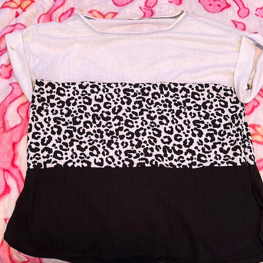 Black and white cheetah shirt size m